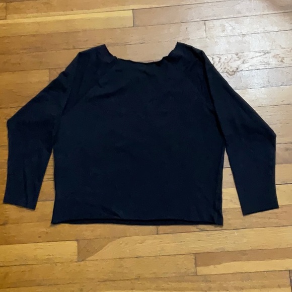 IloveH81 Black Sweet Bunny Medium Sweater - Picture 7 of 7